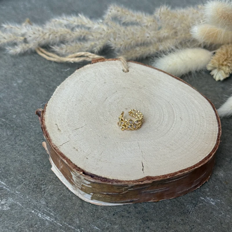 Stella Earcuff I Gold