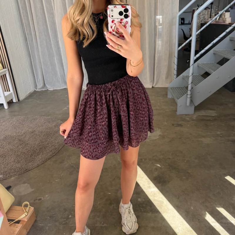 Soft Flow Shorts - Leo Dark Berry