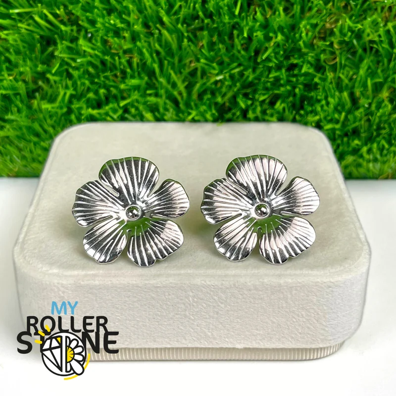 Ohrstecker aus Edelstahl in Blumenform