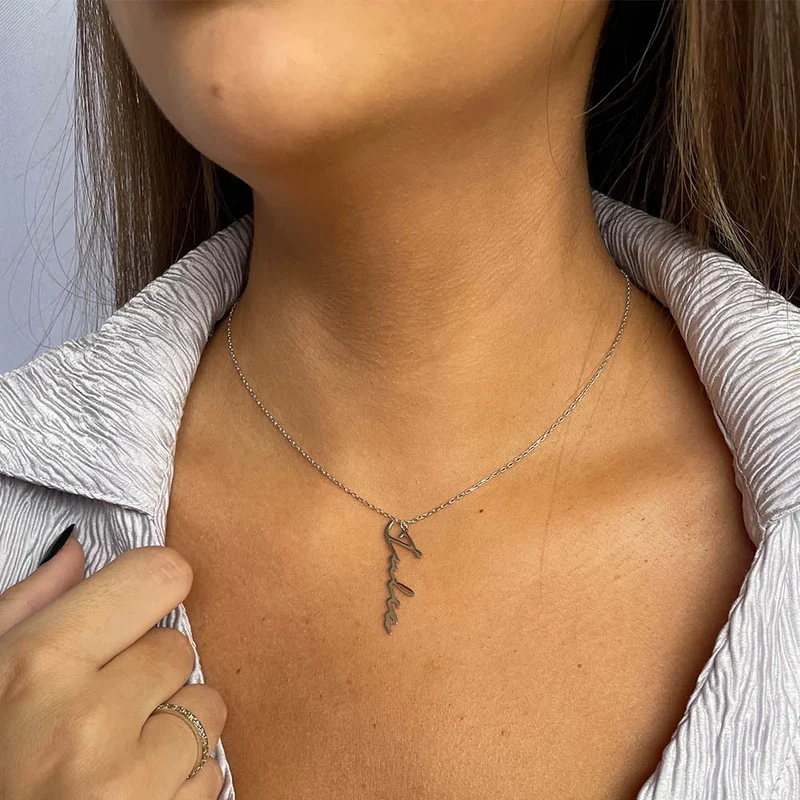 Name Necklace Vertical
