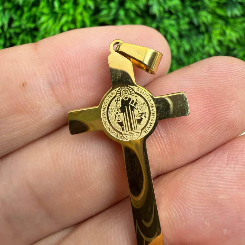 Vergoldeter Jesus-Kreuz-Anhänger aus Edelstahl 304