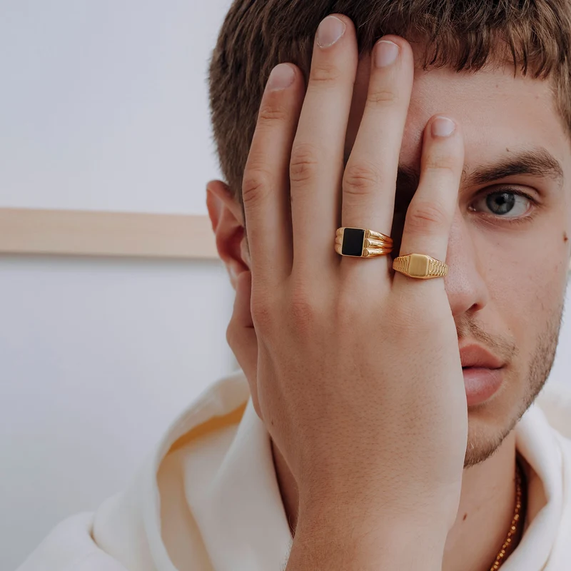 Frankie Signet Ring