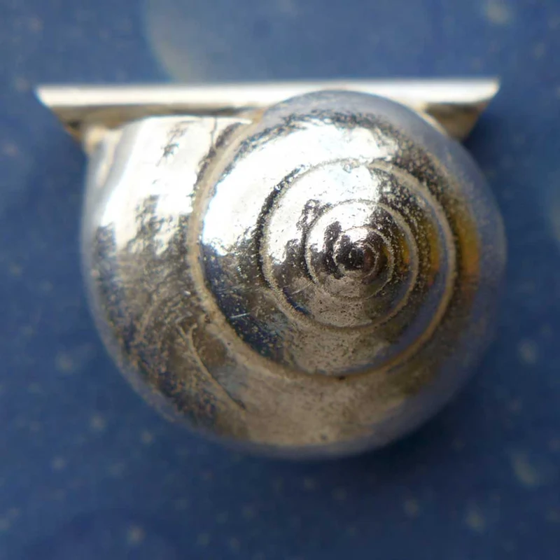 Maritimschmuck Anhänger Knopfschnecke L