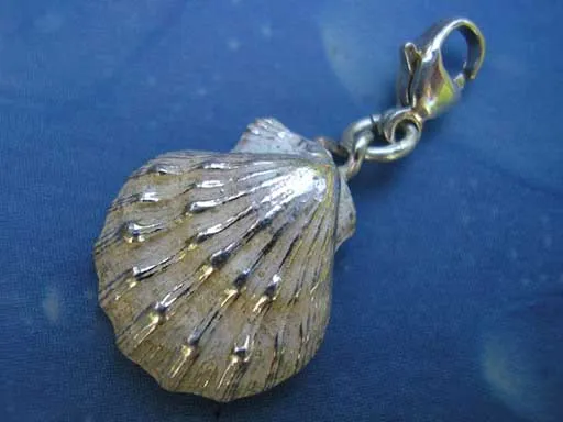 Löwenpranke Charms mit Karabiner
