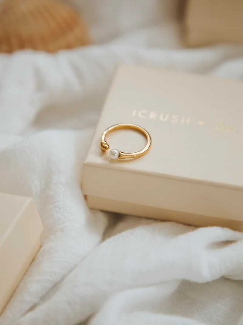 Love in Pearl Ring