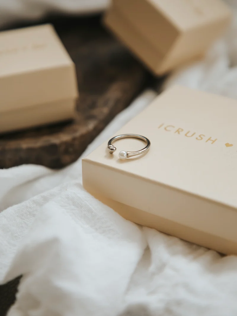 Love in Pearl Ring
