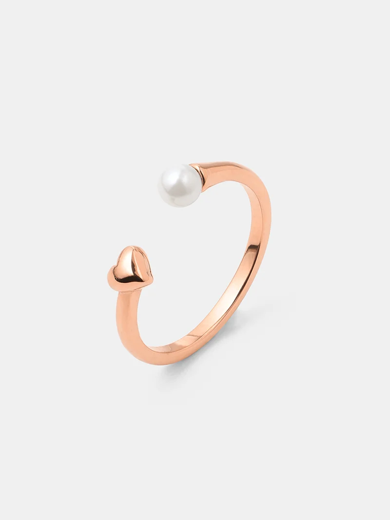 Love in Pearl Ring