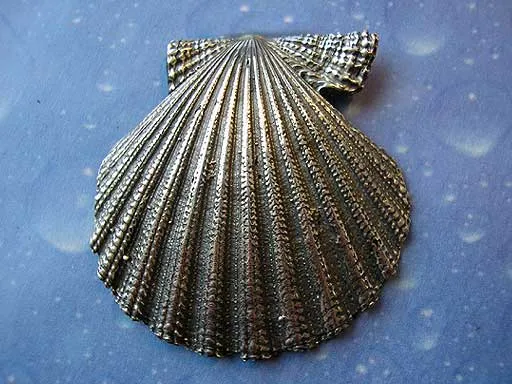 Königsmantel Brosche