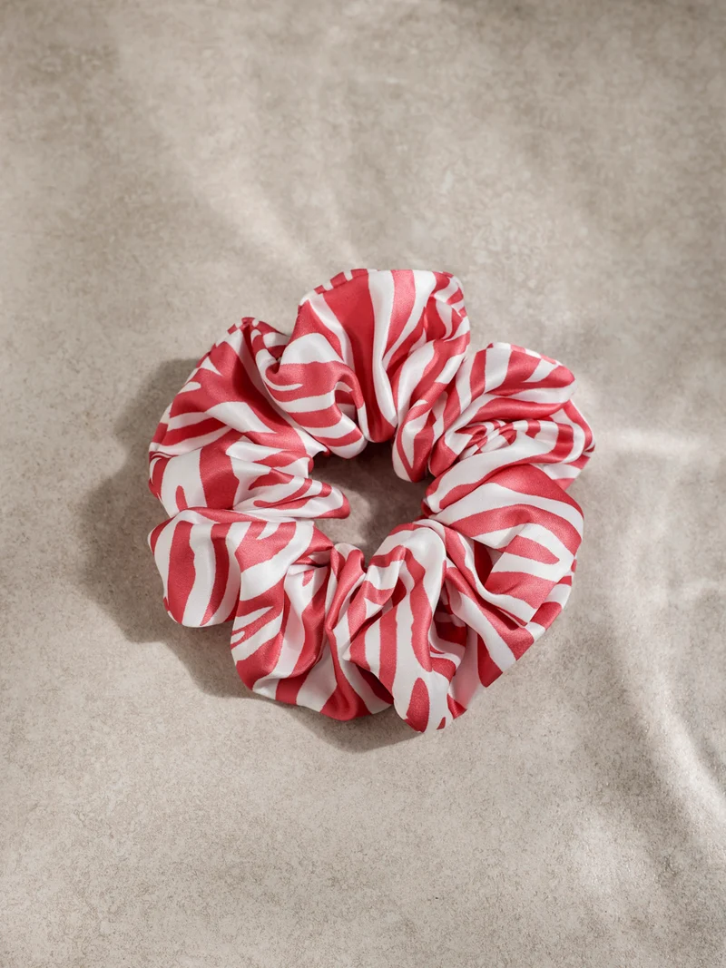 Beachy Vibe Scrunchie Red