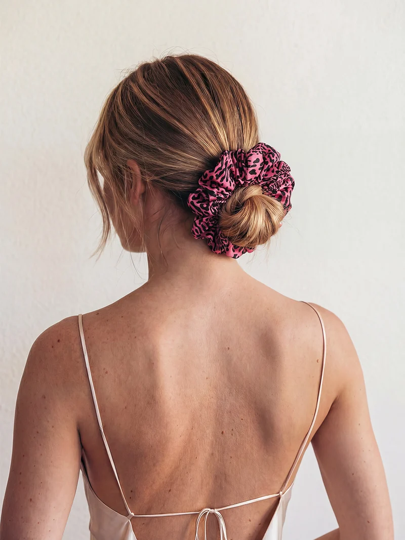 Leopard Beauty Scrunchie Pink