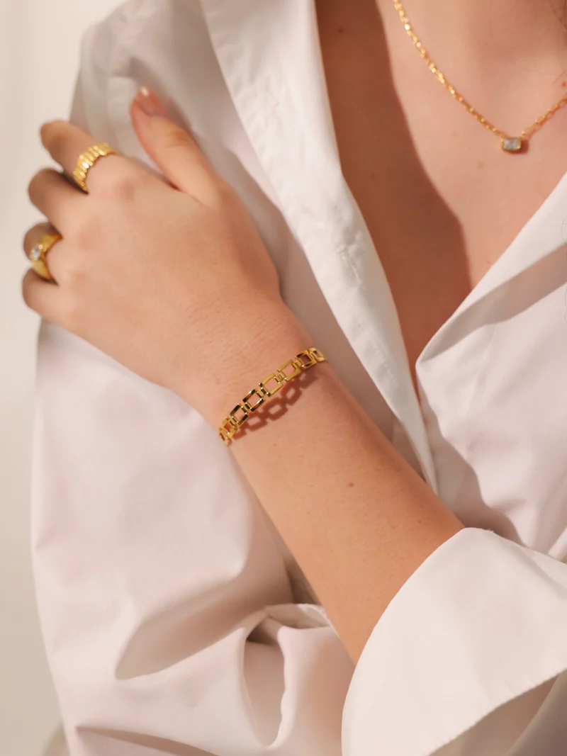 Dainty Loop Armcuff
