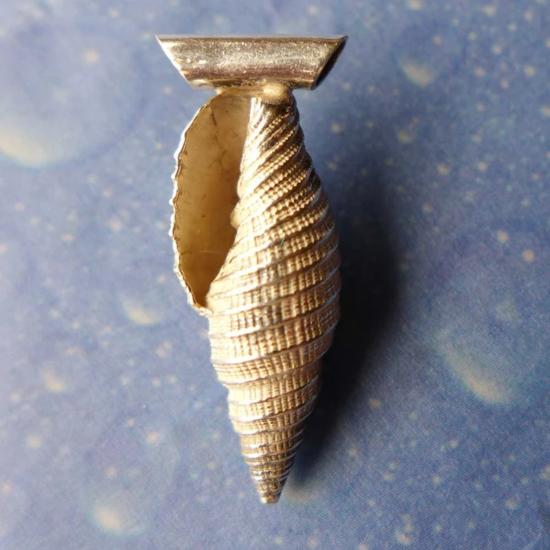 Hohe Mitra Anhänger Schnecke