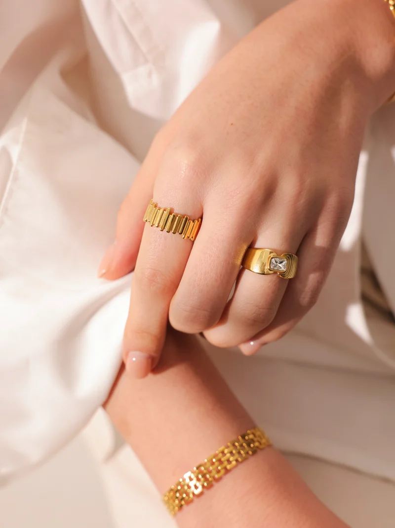Stepwise Beauty Ring