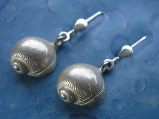 Glatte Mondschnecke Ohrhänger