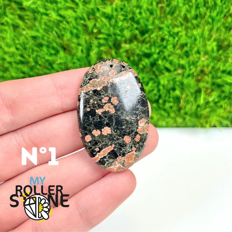 Obsidian-Blumenanhänger mit durchbrochenem Rand