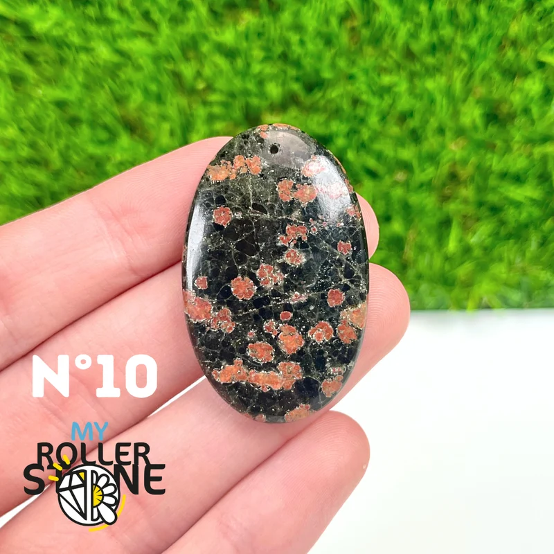 Obsidian-Blumenanhänger mit durchbrochenem Rand