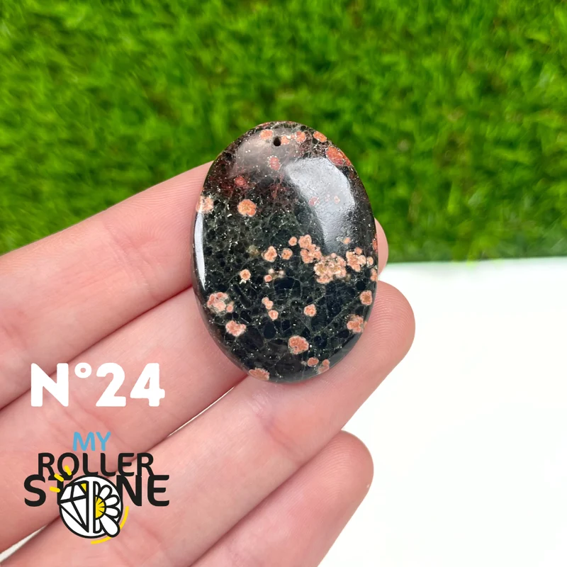 Obsidian-Blumenanhänger mit durchbrochenem Rand