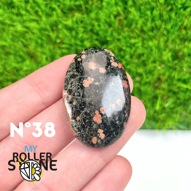 Obsidian-Blumenanhänger mit durchbrochenem Rand