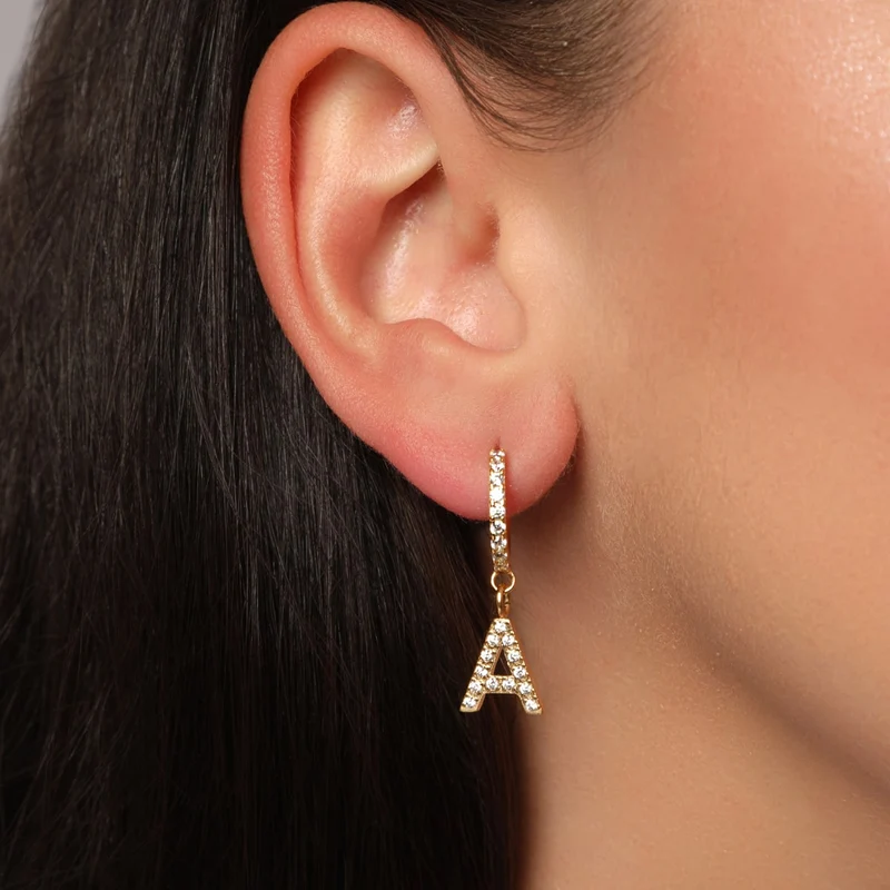 Letter Ohrringe | 18K vergoldet