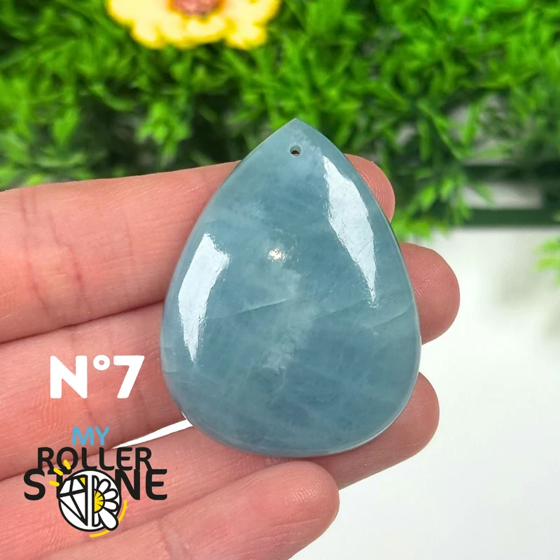 Durchbohrter Aquamarin-Anhänger 5A