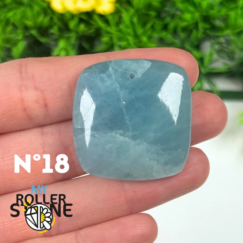 Durchbohrter Aquamarin-Anhänger 5A