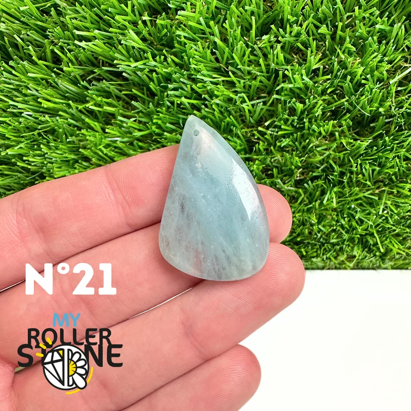 Durchbohrter Aquamarin-Anhänger 5A