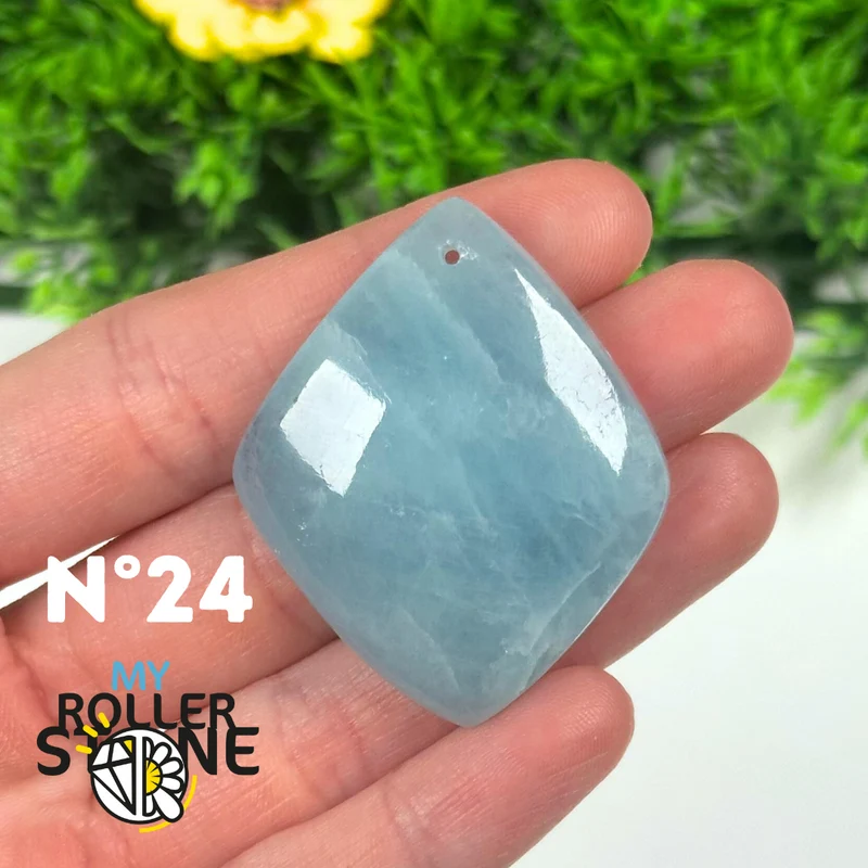 Durchbohrter Aquamarin-Anhänger 5A