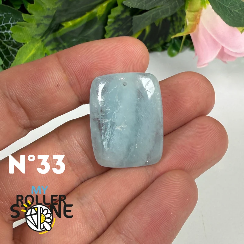 Durchbohrter Aquamarin-Anhänger 5A