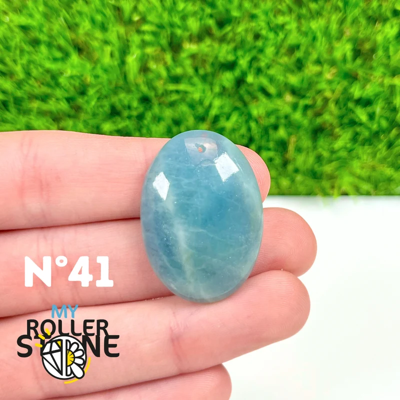 Durchbohrter Aquamarin-Anhänger 5A