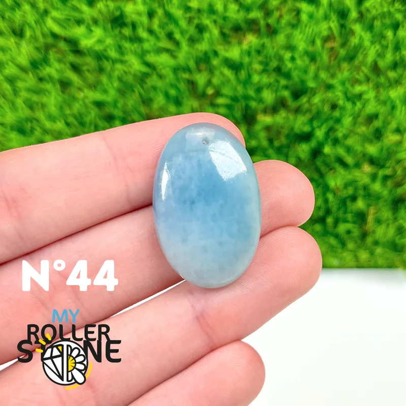 Durchbohrter Aquamarin-Anhänger 5A