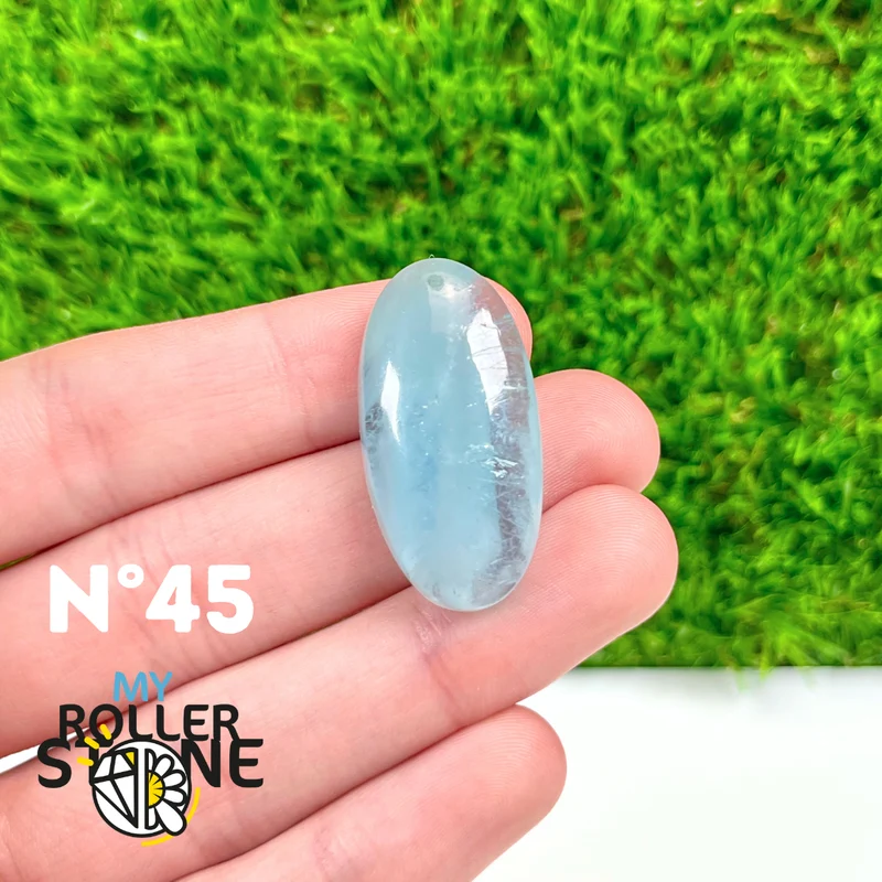 Durchbohrter Aquamarin-Anhänger 5A