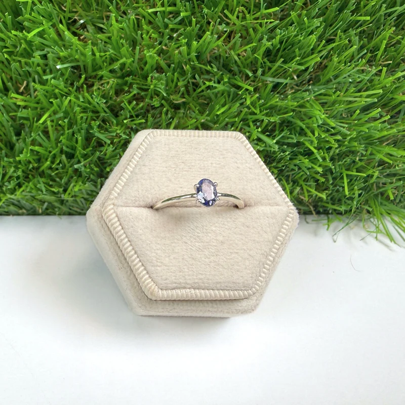 Ovaler Tansanitring aus 925er Sterlingsilber (4 Größen)