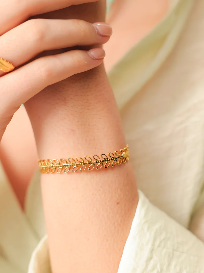 Leafy Embrace Armcuff
