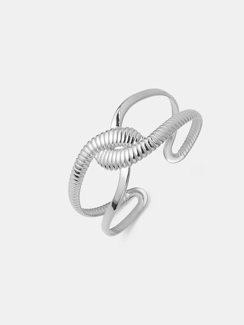 Refined Twist Armcuff