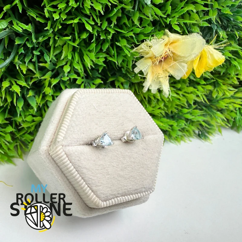 Ohrstecker mit blauem Topas aus 925er Sterlingsilber