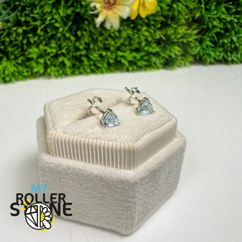 Ohrstecker mit blauem Topas aus 925er Sterlingsilber