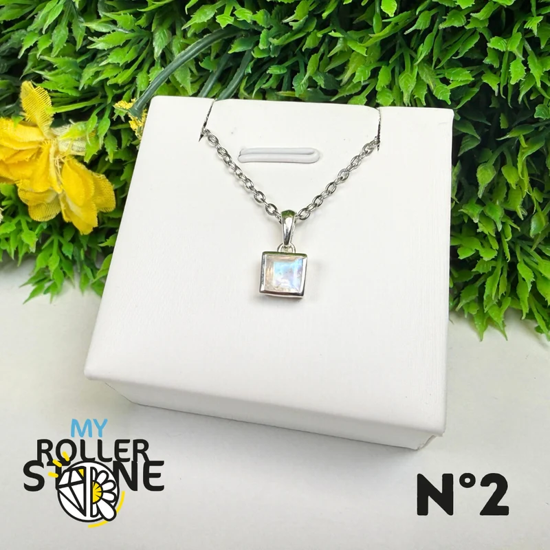 Facettierter Regenbogenmondstein-Anhänger in 925er Sterlingsilber – 7RM