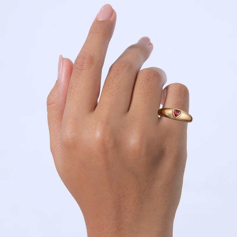 Pink Zirconia Brilliant Herz Ring & Creolen Schmuck Set