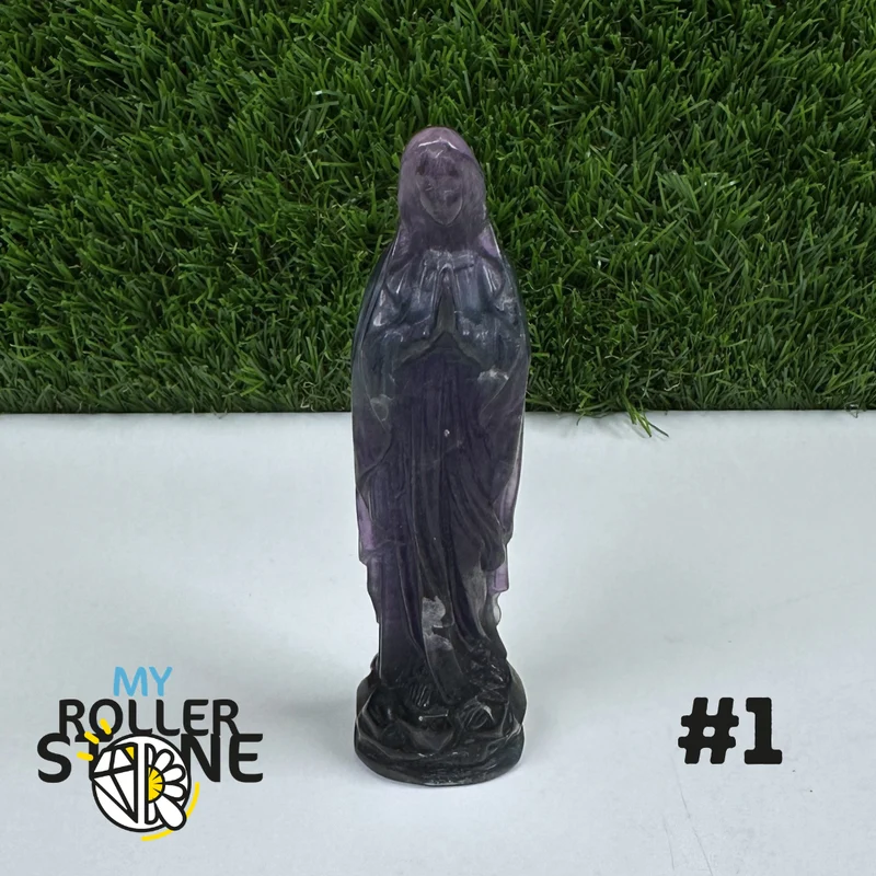 Regenbogenfarbene Fluorit-Statue der Jungfrau Maria