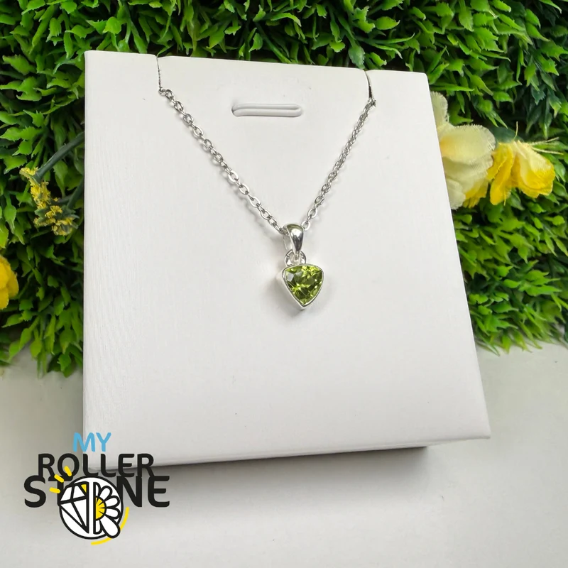 Peridot-Anhänger aus 925er Sterlingsilber – PDTP720