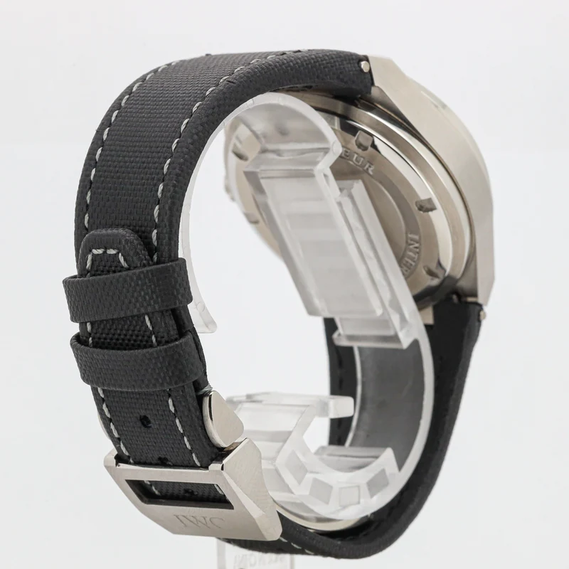 IWC Schaffhausen Ingenieur 322701 42mm Edelstahl Textilarmband