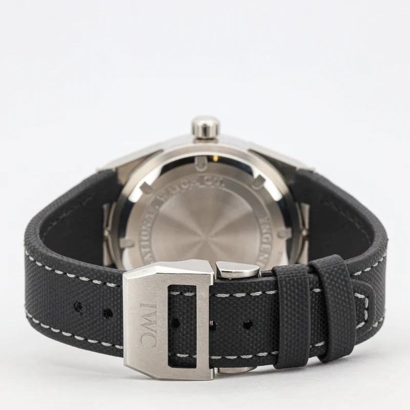 IWC Schaffhausen Ingenieur 322701 42mm Edelstahl Textilarmband