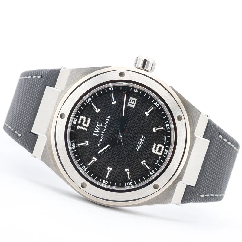 IWC Schaffhausen Ingenieur 322701 42mm Edelstahl Textilarmband