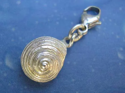 Sonnenuhrschnecke hoch Charms mit Karabiner
