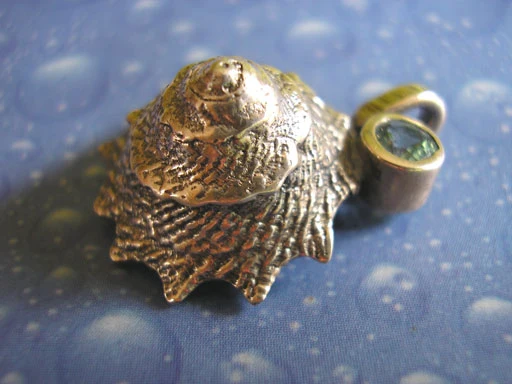 Sonnen Schnecke mit Turmalin Anhänger Design
