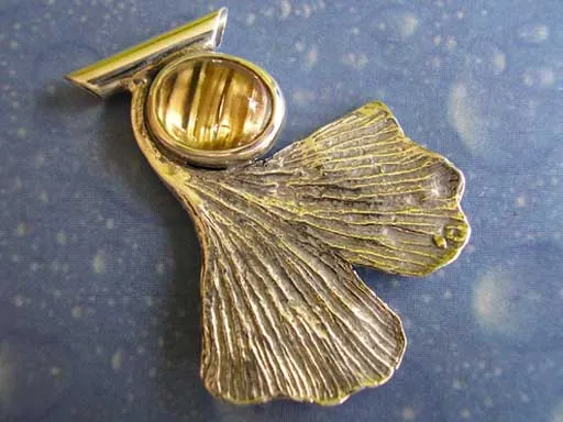 Ginkgo Blatt s mit Rutilquarz Anhänger Design