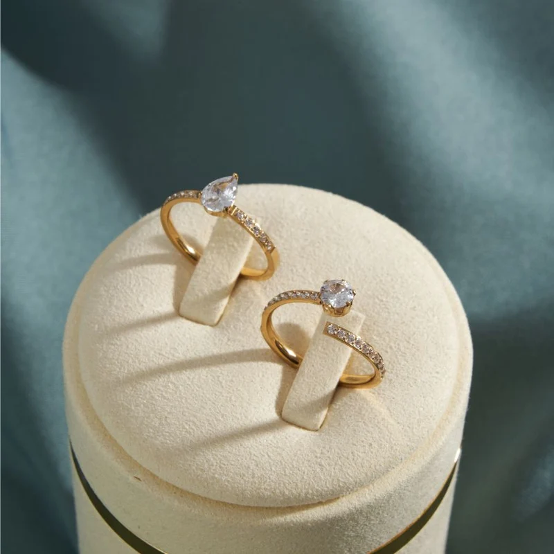 Timeless Teardrop Pave Ring 14K Vergoldet