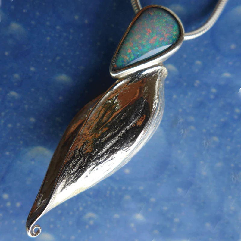 Floraler Schmuck Same Opal Anhänger