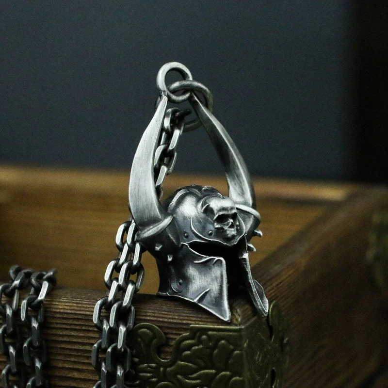 Antiksilberner Anhänger, 60 cm lange Vintage-Kette