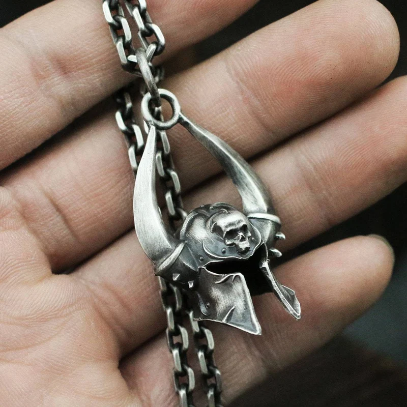 Antiksilberner Anhänger, 60 cm lange Vintage-Kette
